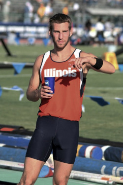 guyswithcellphones:  takealookatmydick:  A Pole Vaulter with his own pole attached.  ^Wow! That is a mighty long pole! - GWCP 