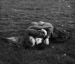 1950sunlimited: American Soldier kissing his girlfriend, 1946