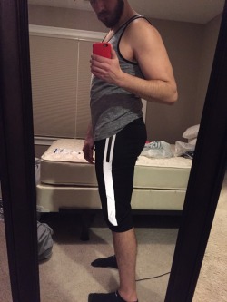 puff-to-tuff:Bought some new jogger shorts. Booty game strong