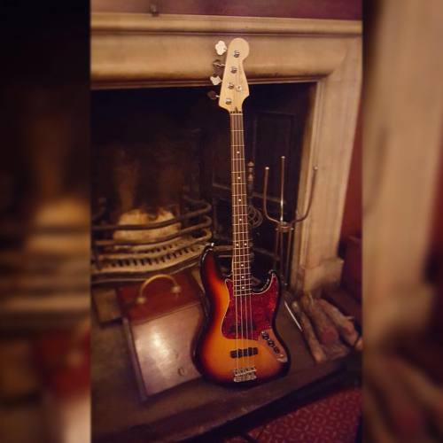 <p>@fender #jazz #bass #bassporn #sunburst #vintage #fireplace  - photo by @justin_davie  (at Cape Town, South Africa)</p>