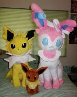 infjenn: pacificpikachu: The first three 1/1 scale Eeveelutions