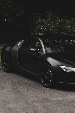 classyhustler:  Matte Audi R8 | photographer  