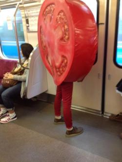 aragaki-ayase:  why is there a fucking tomato in the train  se