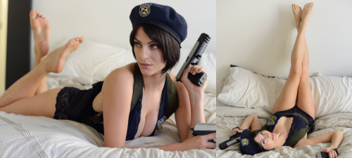 zly-sfm:  Jill Valentine Took a small break from my News project to do something fun. These poses were inspired by this literally perfect set of images by the real Jill Valentine herself, Julia Voth. Hope you guys think I did okay ^_^; Links:  Pose 1