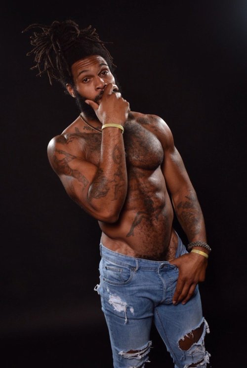 dobrahreloaded:  Felton Andre’ Zanders Jr    MMMM hot sexy