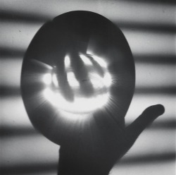 zzzze:  Arthur Tress, The Illumination 13:8,1974 (hand, circle