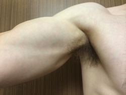 bushpitsmen2:  Sniff and lick!