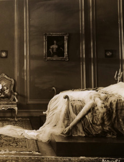 maudelynn:  Mae Clarke in Frankenstein c.1931  
