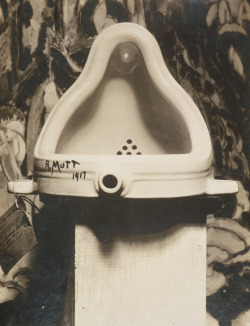 tierradentro:  “Fountain”, 1917, Marcel Duchamp. Photo: Alfred