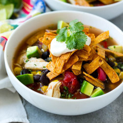 guardians-of-the-food:  This slow cooker chicken tortilla soup