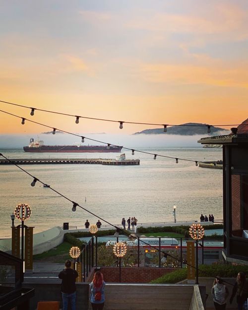 @ghirardellisquare #sanfrancisco #views #fogbank #sfbay #goldengate