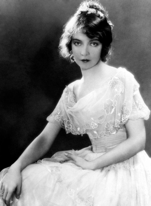 Lillian Gish Nudes & Noises  