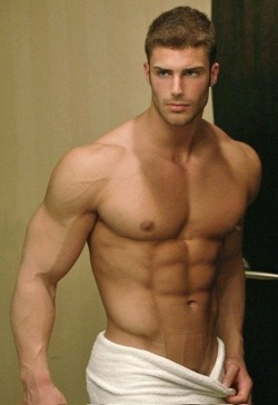 sacs4men:  A real Greek god. Imagine him chiseled out of marble