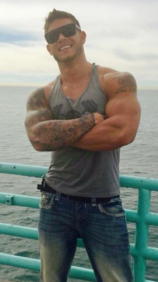 musclecorps:Colin Wayne 