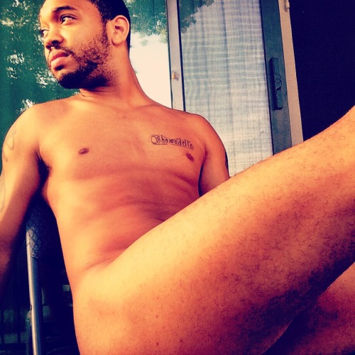 nudeselfshots-blackmen.tumblr.com/post/108234348627/