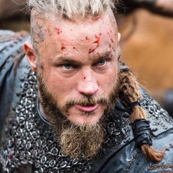 guiltypleasuresreviews:  #VIKINGS time!!! #historychannel #ragnar