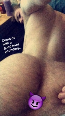 pizzaotter:  When Sammy gets slutty on Snapchat… 