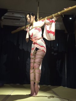 thevertigonetwork:  Kinbaku&Photo Naka AkiraModel Iroha Shizuki