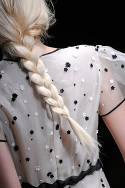 girlannachronism:  Valentino spring 2011 rtw details