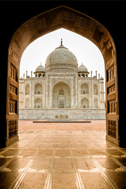 italian-luxury:  Taj Mahal, India