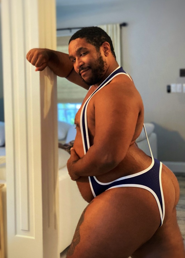 vmatts423:@thiccspeedoguy showing off a non Speedo 