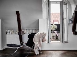 http://www.planete-deco.fr/2016/09/05/un-penthouse-aux-larges-volumes/