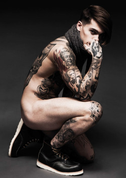 noenespanol:  Stephen James by Darren Black 