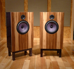 kentlepper:  My new true love…Orangutan O96 speakers. After