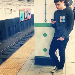 notpano:  subway candid 