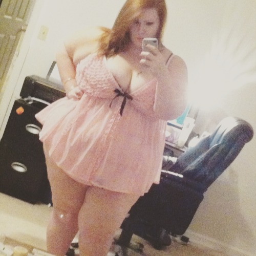 destinybbw:  #bbw #ssbbw #fatbabe #fat #effyourbeautystandards #honormycurves #webmodel 