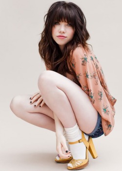 damn-mary-jane-holland:  Carly Rae Jepsen I love her lips and