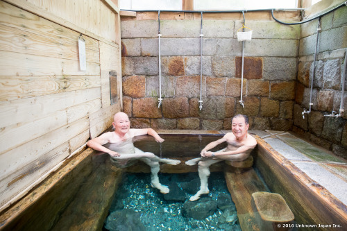   Yugawachi Onsen “Kajikaso”, via The Onsen Magazine.  