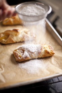 foodopia:  pineapple quesito, puerto rican breakfast pastry: