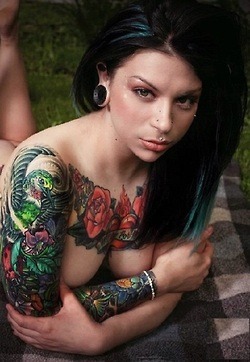 wicked-tattoo-girls:  TattooedGirls 