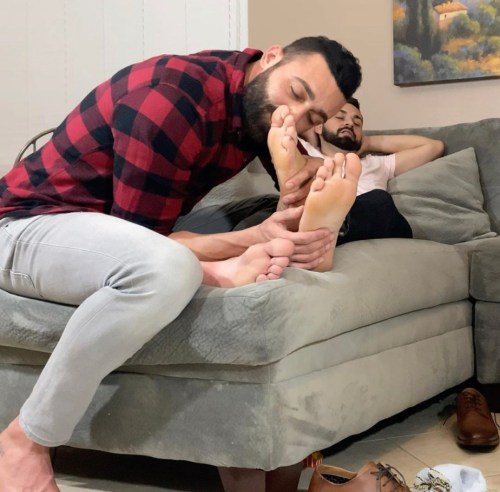 gayfeetjack2:  Click here - Free Adult Chat | Pugdads sniffing