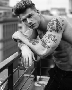 rapideyesmovement:  Kaz Van Der Waard