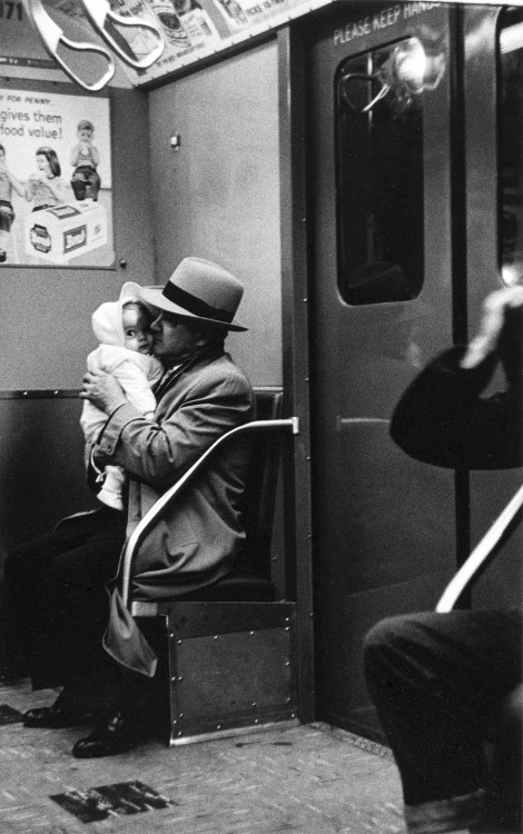 newyorkthegoldenage:  Seen on the subway, 1956.Photo: Diane Arbus