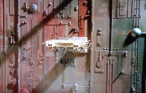 martinlkennedy:  From the Space 1999 episode ‘Mission of the Darians’ (1975) special effects shots highlighting the amazing miniature work. 