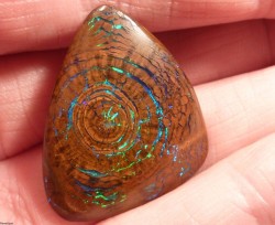 tigersinlondon:  teenage-vices:  ieuanlee:  Opal formation in