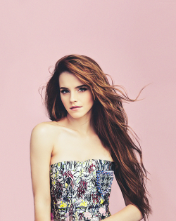 healthyhappykimberly:  xanis:  Emma Watson for Wonderland  Jesus