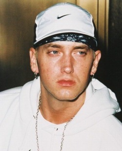 respect-for-marshall-mathers:  Slim shady 😏👌 