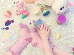 princess-of-poof:  playin’ with play-doh! ✨💕The messier,