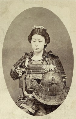 akalle:  Rare vintage photograph of an onna-bugeisha, one of