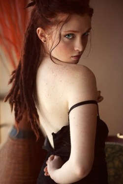 redheadmag:  Can you help me unzip this please?The Hottest Gingers