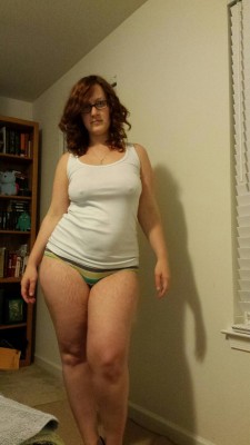 nerdynympho87:Anyone want to wear me out? I’m getting online