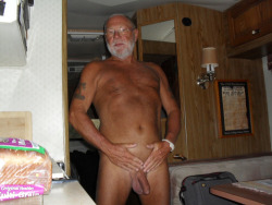 gay-grandpa-porn1:  Down to fuck studs near you: http://bit.ly/2kVEtvK