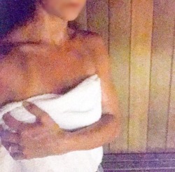 couple-living-a-fantasy:  Selfies from the gym sauna 😉