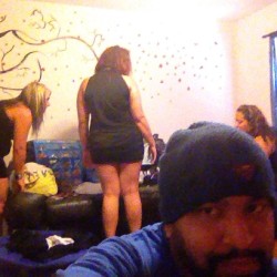 #morethighsthanpopeyes @photosbyphelps  @modelelizajayne @crystalrosemua @jackieabitches they getting ready #hotbitches