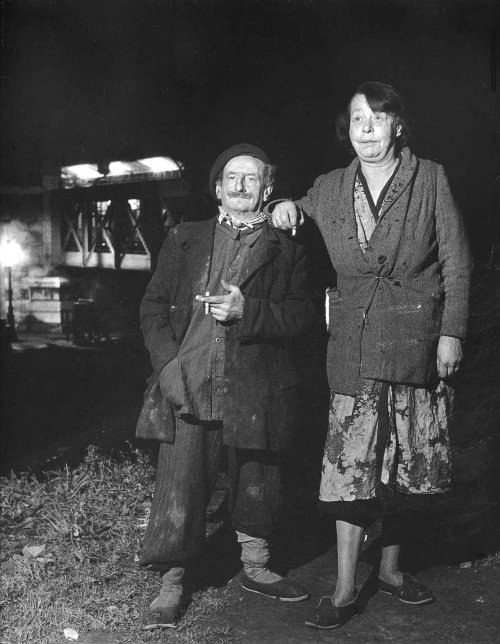 Robert Doisneau, M. et Mme Garofino, Quai de la Rapée, Paris,