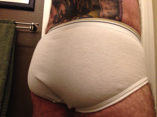 pup-sleeves-underwear-pics:  Pup in Stafford Low Rise  Very hot man